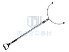 防暴鋼叉的使用方法新鮮出爐啦！